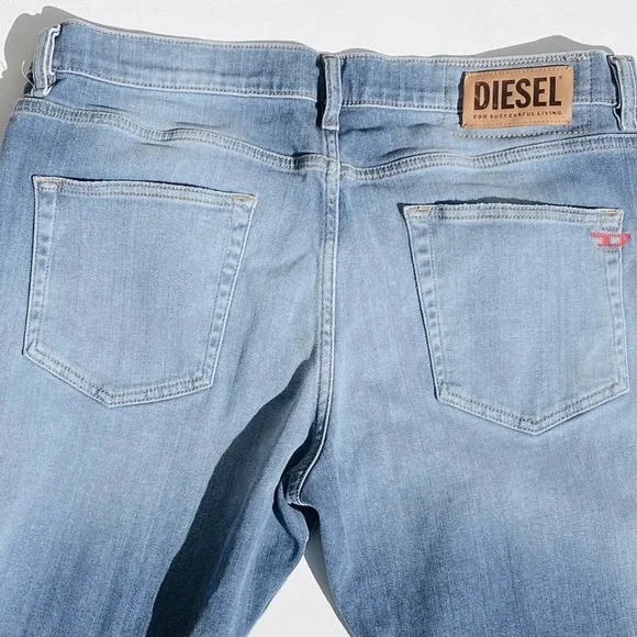 DIESEL Men’s D-Strukt Slim Fit Light Wash Jeans size 36/34